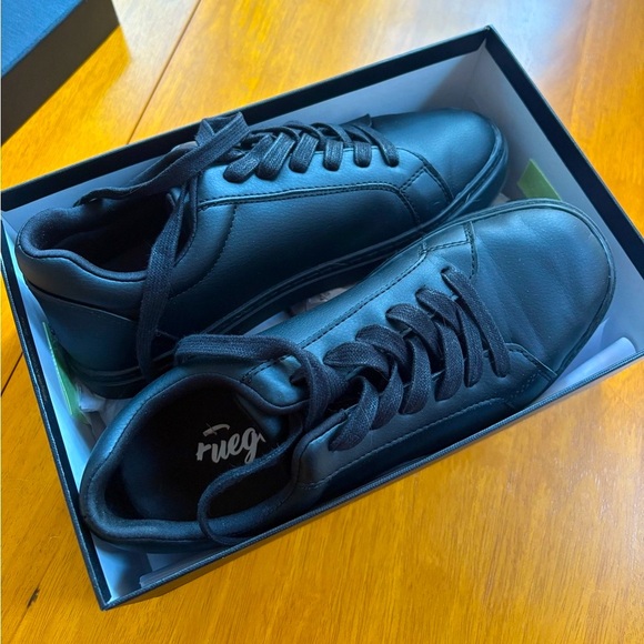 FUEGO Dance Shoes (All Black, Low Top) | 7 Men | 8 Women - Picture 2 of 5